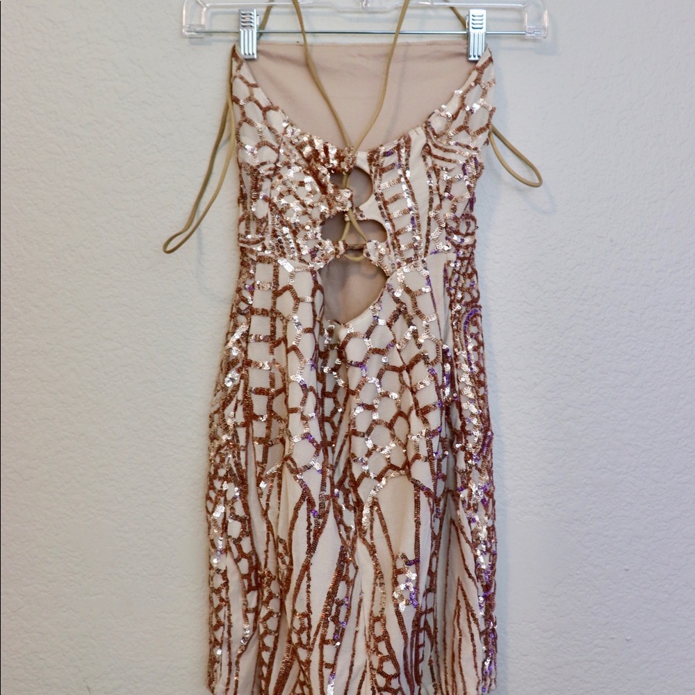 Sequined Body Con Dress - Picture 3 of 4